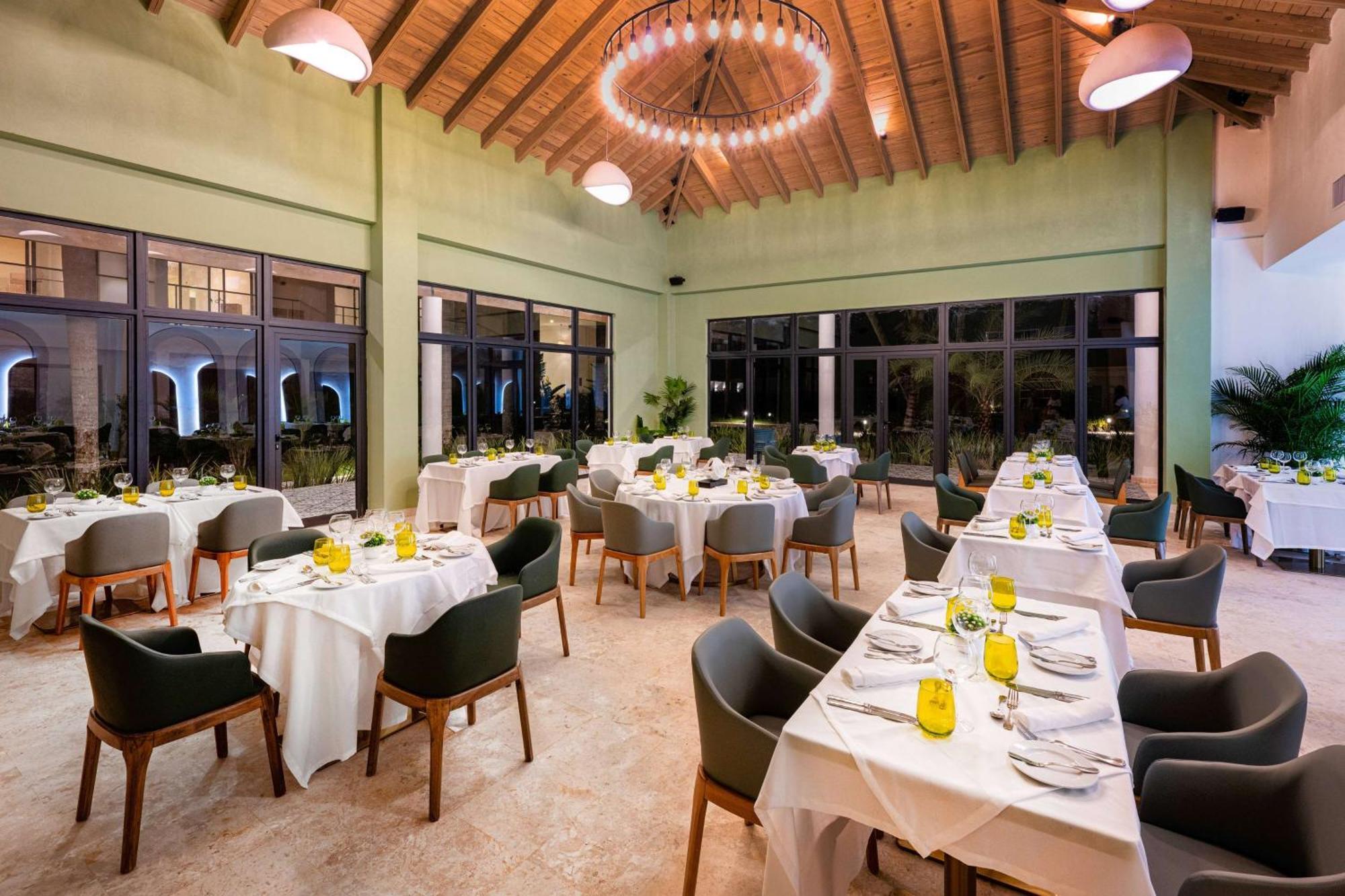 Viva Miches By Wyndham, A Trademark All Inclusive Resort Exterior photo